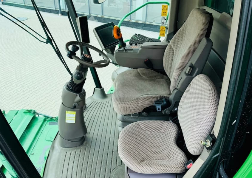 John Deere T670i HillMaster + 630R + рапично приспособление